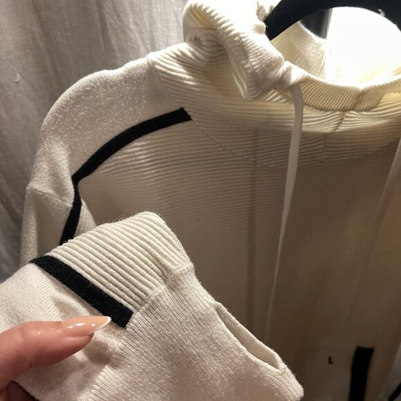 BLANC NOIR stylish white pullover - SM ( fits up to LG ) - Picture 3 of 11